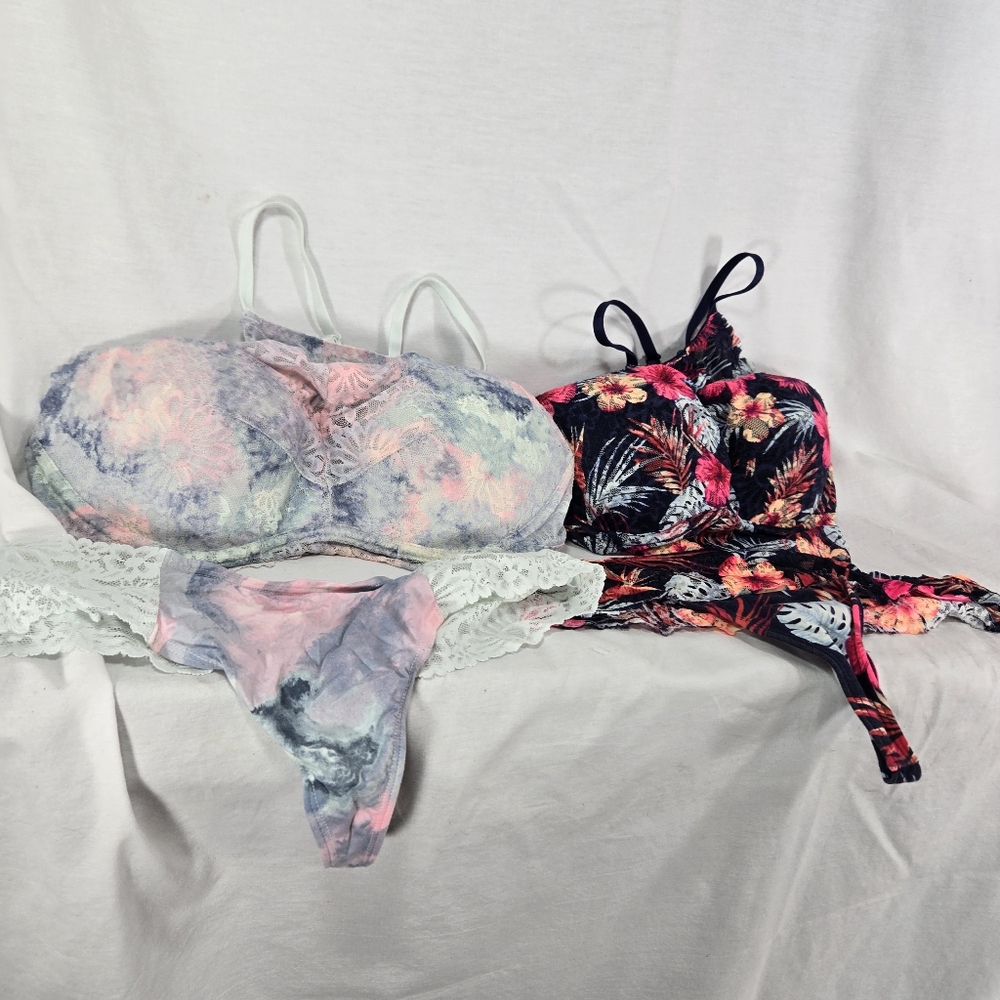 Two Victorias Pink Bra and Panty Sets Tropical Floral and Lack and Foral S P